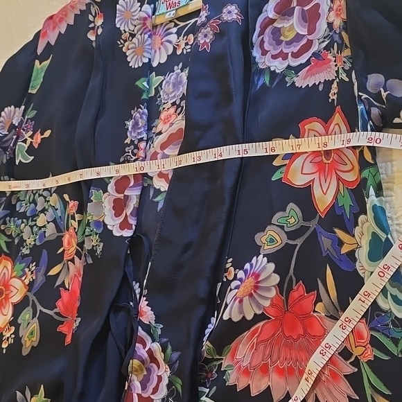 Johnny Was Beautiful Kimono Navy with Floral size Small - Picture 4 of 6
